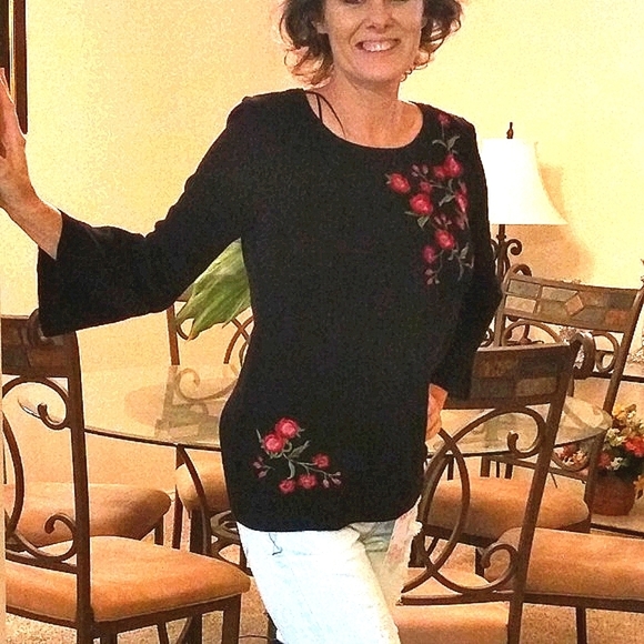 New Directions Black Sweater Small Red Rose Floral Embroidered Bell Sleeve Top - Picture 3 of 3